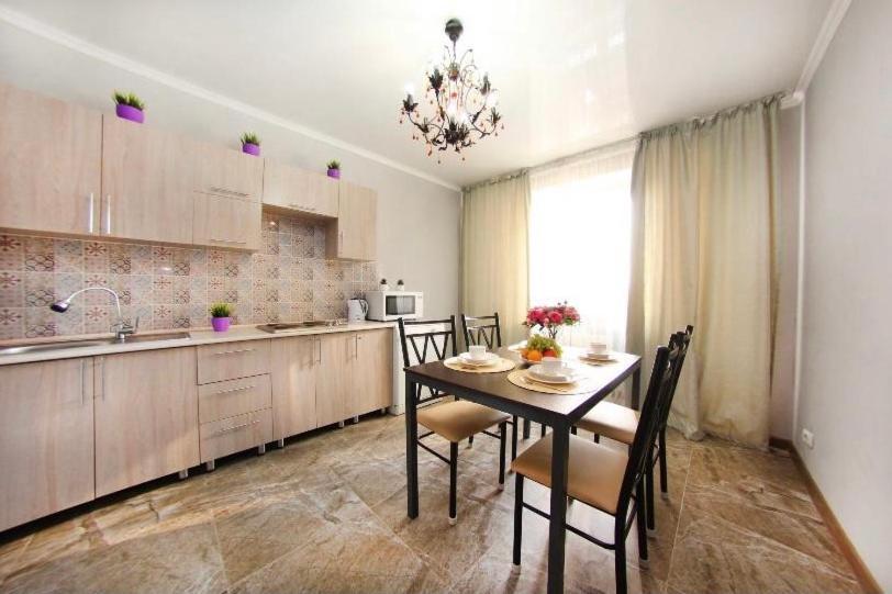 1 Ком Апартамент Аристократа В Самом Сердце Алматы Almaty Extérieur photo